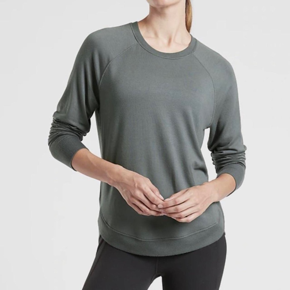 Athleta 100% cotton crewneck sweatshirt. Size medium.